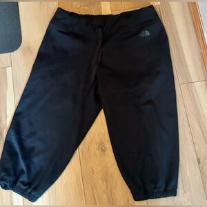 Women’s LG NorthFace Cropped Sweatpants